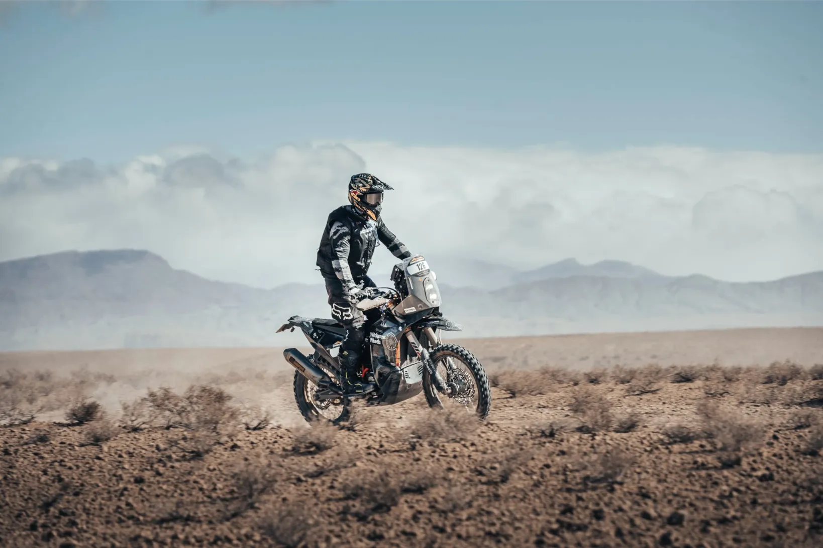 Mechanical support in the desert